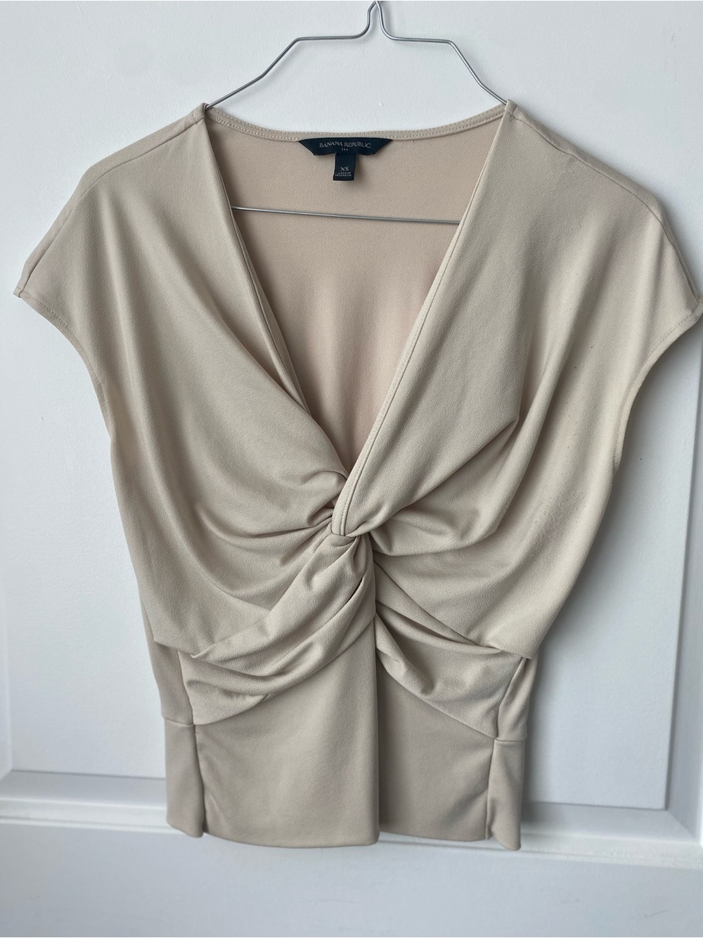 Banana Republic Cream Sleeveless Ruched Tie Front Blouse